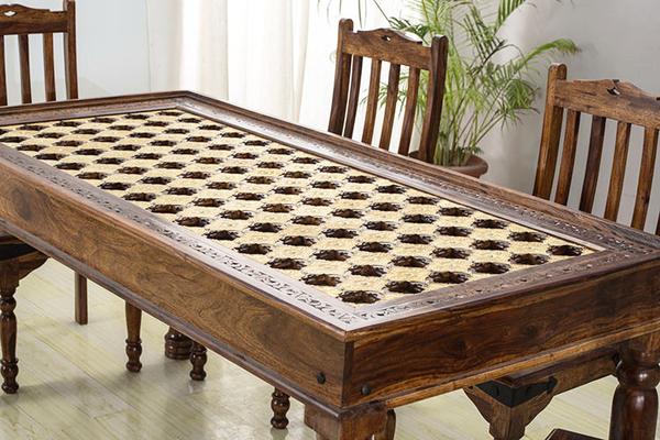 Quantum Dining Table Set